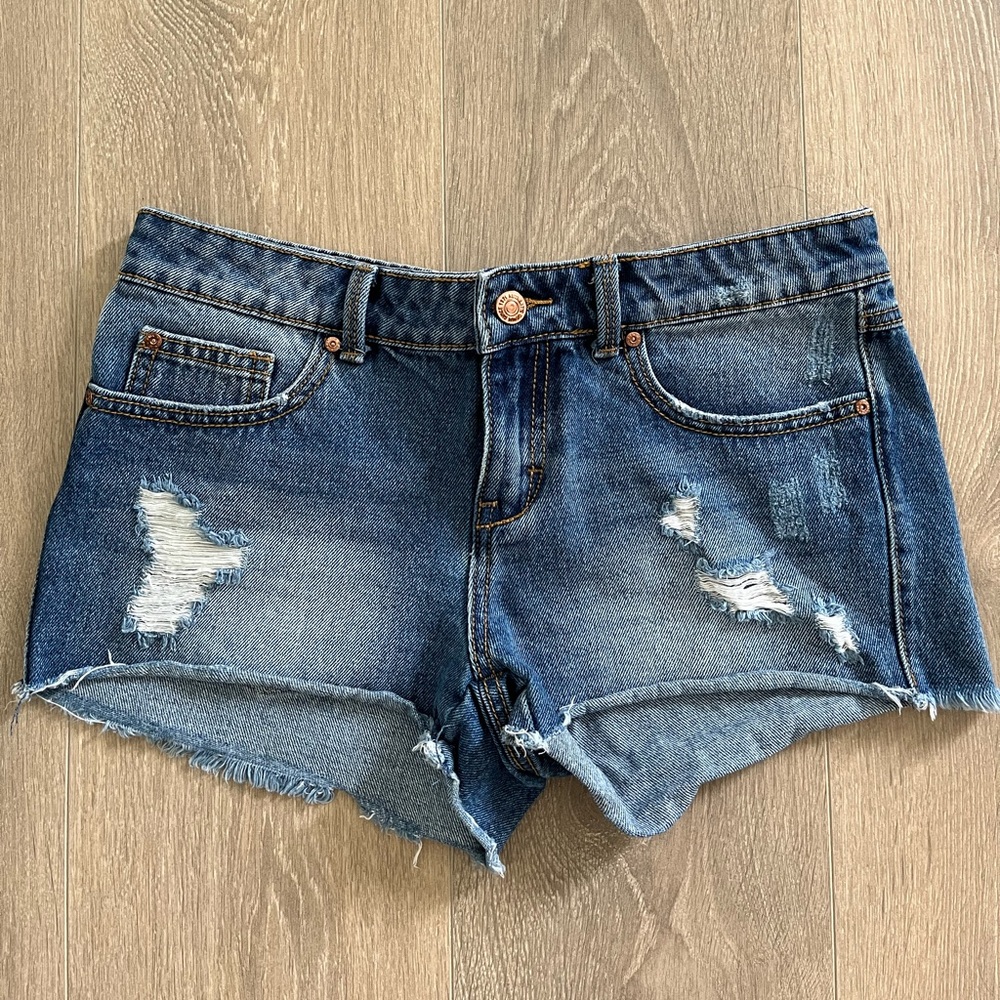 🌺 Denim shorts by Pimkie size 6 🌺